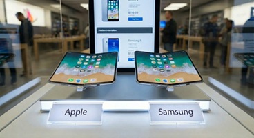 Apple and Samsung Foldable